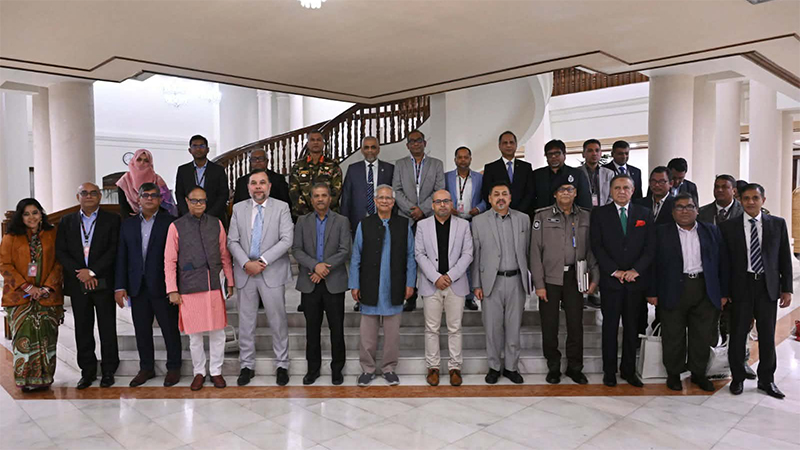 নির্বাচন সামনে রেখে সাইবার নিরাপত্তা জোরদারের নির্দেশ প্রধান উপদেষ্টার